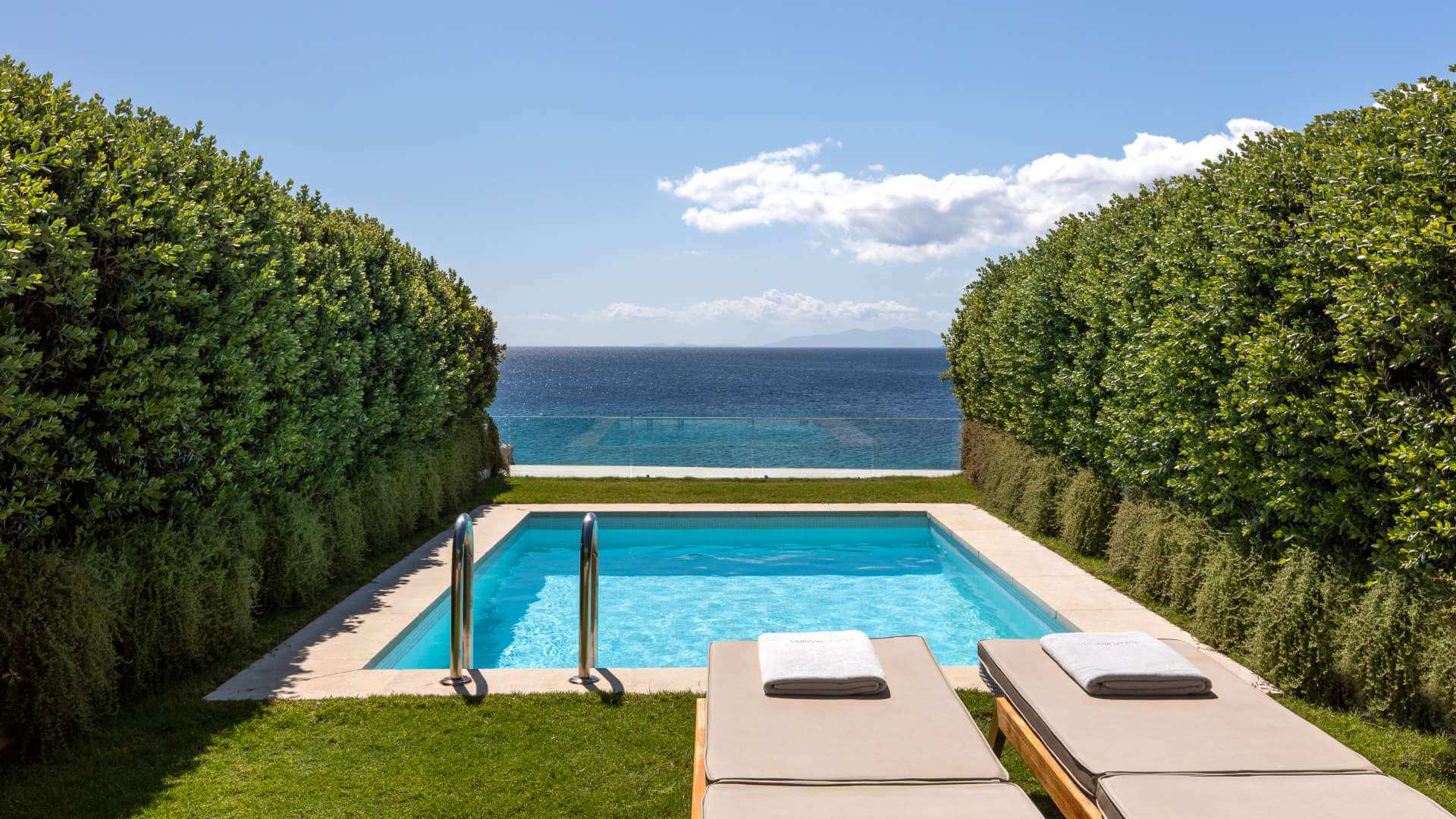 LUXURY SUITE WITH PRIVATE POOL