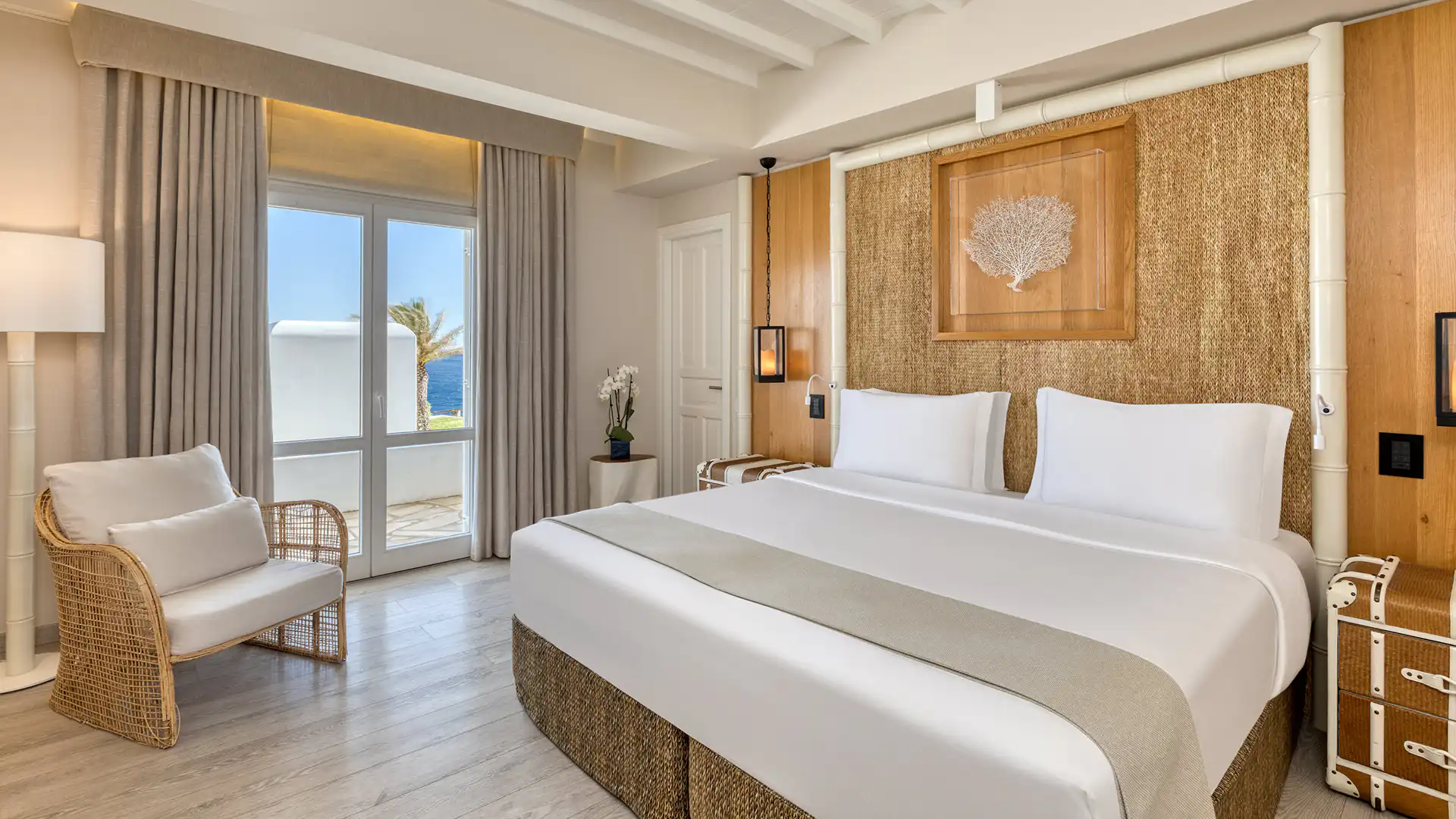 RESORT ROOM