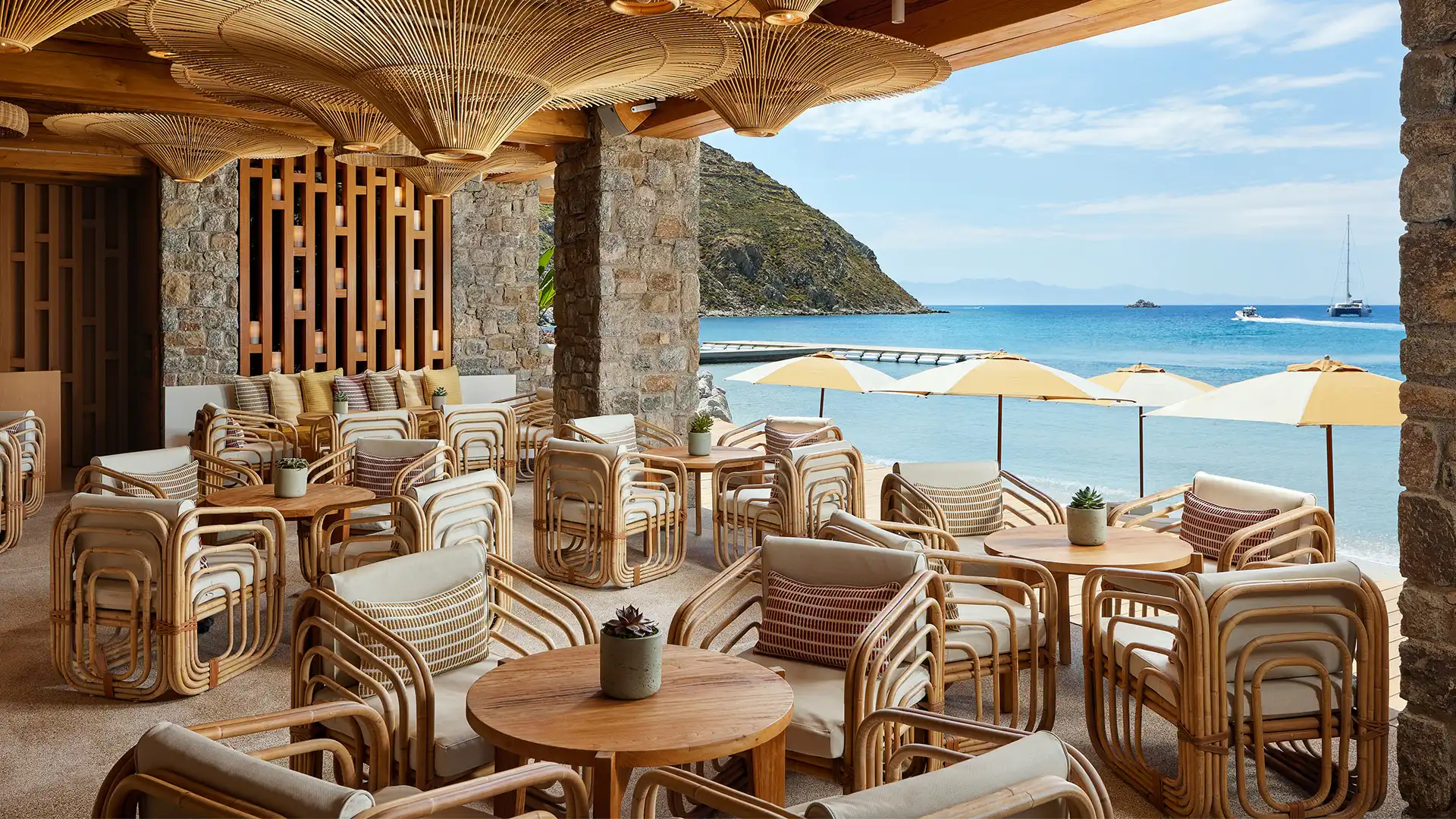 SANTA MARINA BEACH LOUNGE